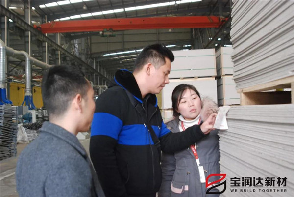 品質(zhì)保證！美國客戶采購商Patrick先生來訪寶潤達(dá)考察驗(yàn)貨